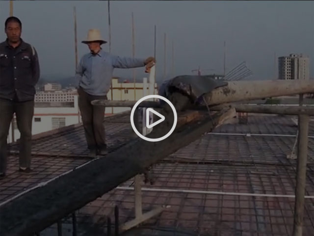 山東力源機(jī)械，車載式攪拌拖泵一體機(jī)現(xiàn)場(chǎng)施工視頻